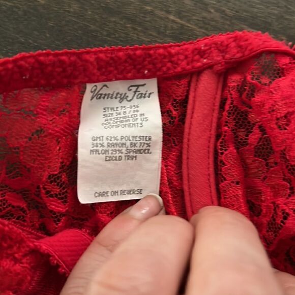 Vintage Vanity Fair lace unlined red bra 36B - Picture 7 of 9